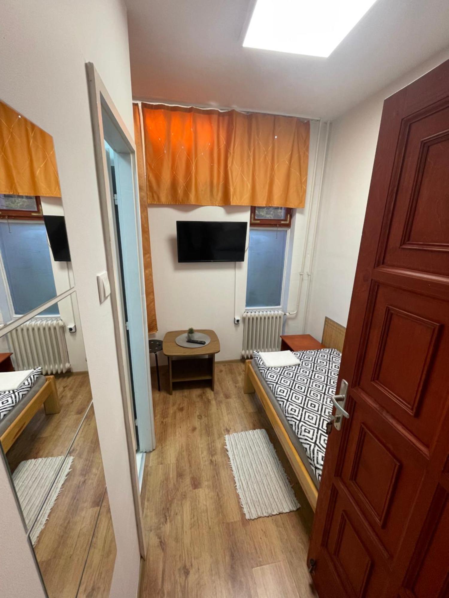 Alom Vendeghaz Hotel Dunaújváros Kültér fotó