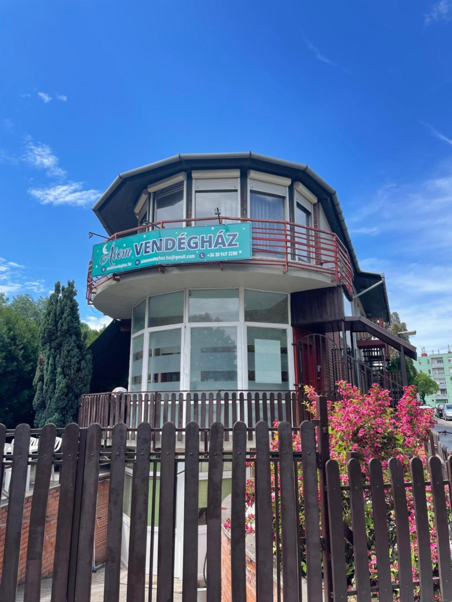 Alom Vendeghaz Hotel Dunaújváros Kültér fotó